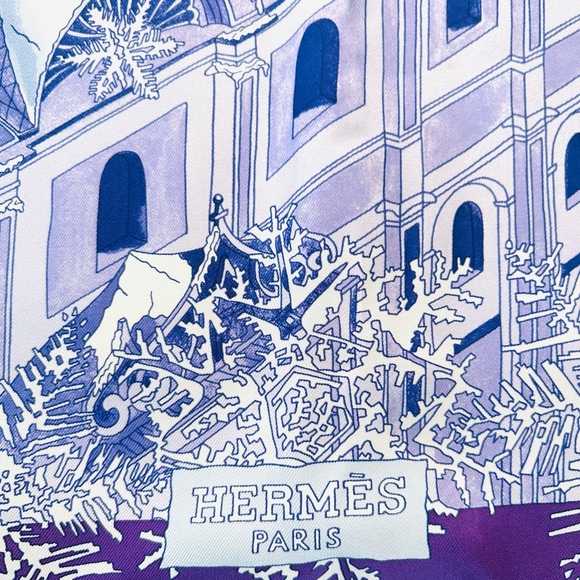 Hermès “ De Passage a Moscou” Purple / Pink Silk Scarf - Picture 14 of 17